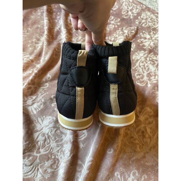 New teva womens puffer ankle reEmber black boots size 7 - Picture 2 of 5